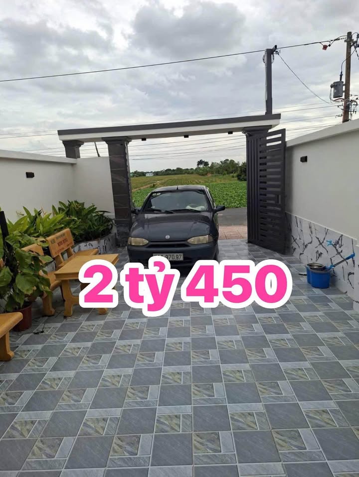 Nhà chính chủ Gò Công 150m² giá 2.45 tỷ - Nội thất đầy đủ, vào ở ngay!