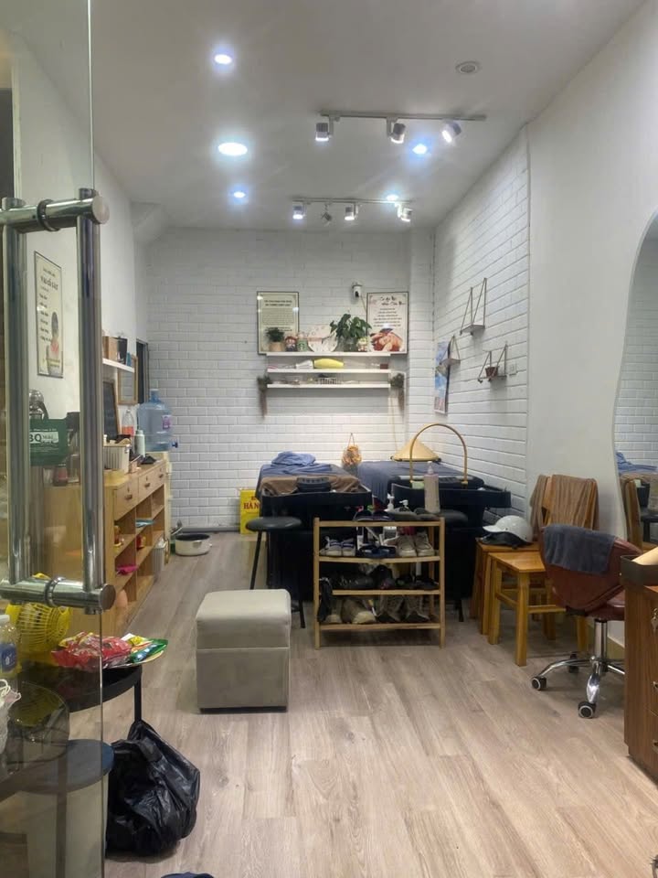 Nhà cho thuê ngõ 47 Huỳnh Thúc Kháng, Đống Đa, 30m² - Thiết kế thông sàn, giá 18 triệu/tháng!