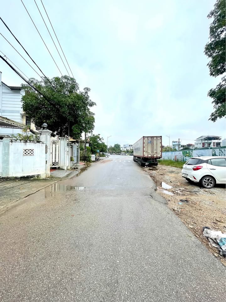 Bán lô đất Trần Thái Tông 106m² giá 2.6 tỷ - Vị trí đẹp, đường rộng ô tô vào tận nơi!