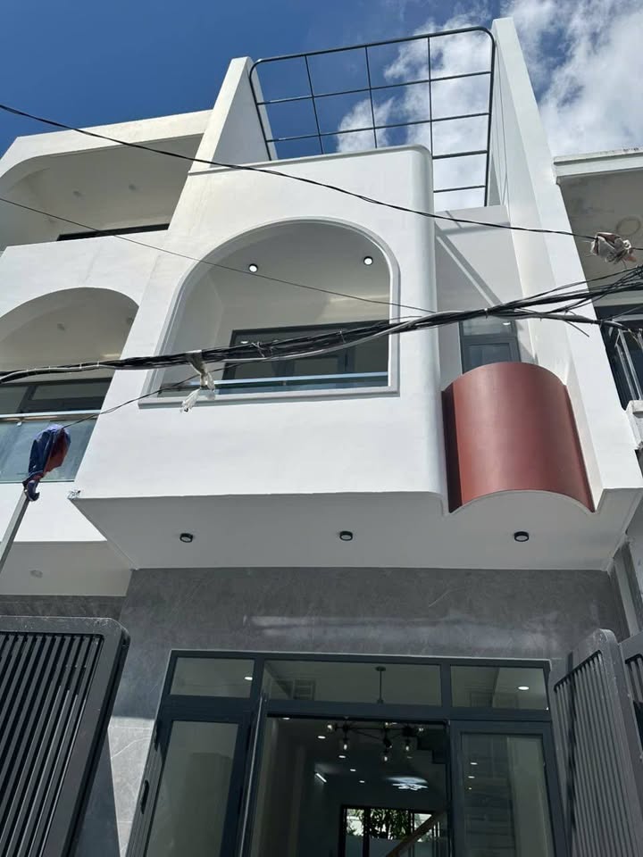 Nhà 3 tầng đẹp tại Long Phước, TP. Thủ Đức giá 4.6 tỷ - Thiết kế hiện đại, sẵn sàng vào ở!