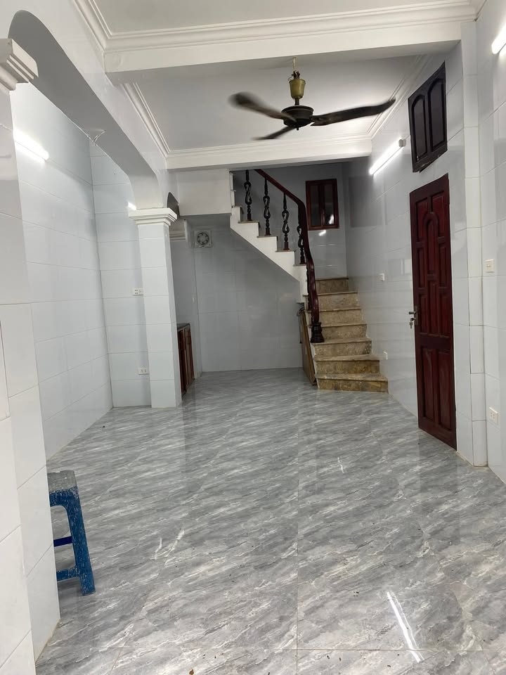 Cho thuê nhà mặt phố Quốc Tử Giám, Đống Đa 30m² chỉ 12 triệu/tháng - Kinh doanh hoặc ở ngay!