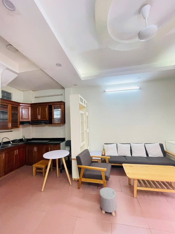 Nhà riêng cho thuê tại Ngõ 75 Vĩnh Phúc, Ba Đình 35m² giá 10.5 triệu - Full nội thất, tiện nghi!