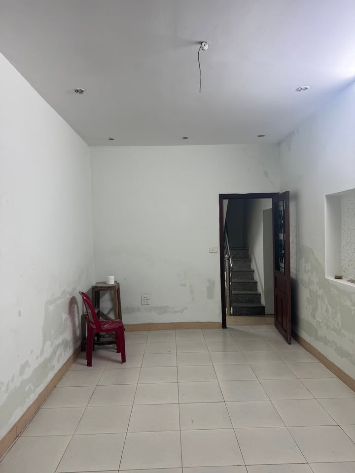 Nhà nguyên căn 3 tầng Ngõ 4 Phố Phương Mai 26m² - Chính chủ cho thuê giá tốt!