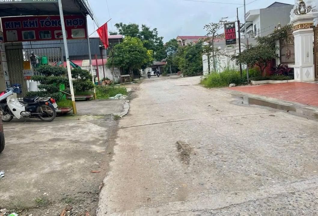 Đất nền kinh doanh thôn Yêm, xã Đông Xuân 125m² - Vị trí đắc địa, dân cư đông đúc!