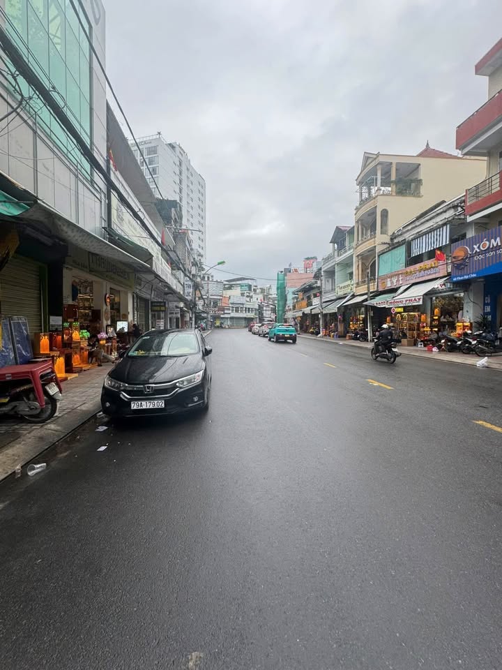 Bán đất vàng Nha Trang 102,25m² giá 20 tỷ - Kinh doanh sầm uất