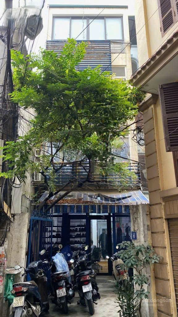 Cho thuê tòa nhà 2 mặt tiền phố Giải Phóng 120m² giá 180 triệu - Vị trí đắc địa, sẵn sàng hoạt động!