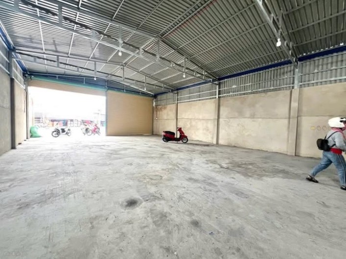 Kho kết hợp nhà ở tại Mỹ Hạnh Nam, 400m² - Vị trí kinh doanh sầm uất!