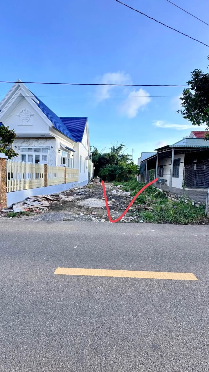 Đất nền Đất Đỏ mặt tiền đường Huyền Trân Công Chúa 273m² giá 2.6 tỷ - Vị trí đắc địa, thổ cư sẵn!