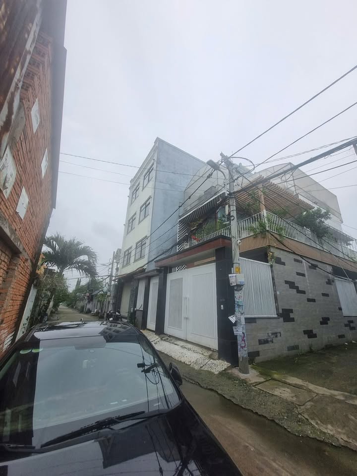 Nhà 5 tầng hẻm 2 ô tô né nhau tại Tân Phú, Thủ Đức 450m² giá 9 tỷ - Cơ hội đầu tư tuyệt vời!