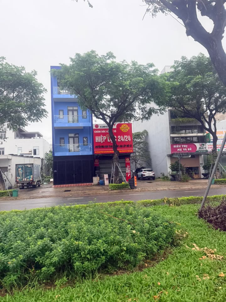 Nhà mặt tiền Nguyễn Phước Lan, Đà Nẵng 3.5 tầng giá 35 triệu - Vị trí kinh doanh đắc địa!