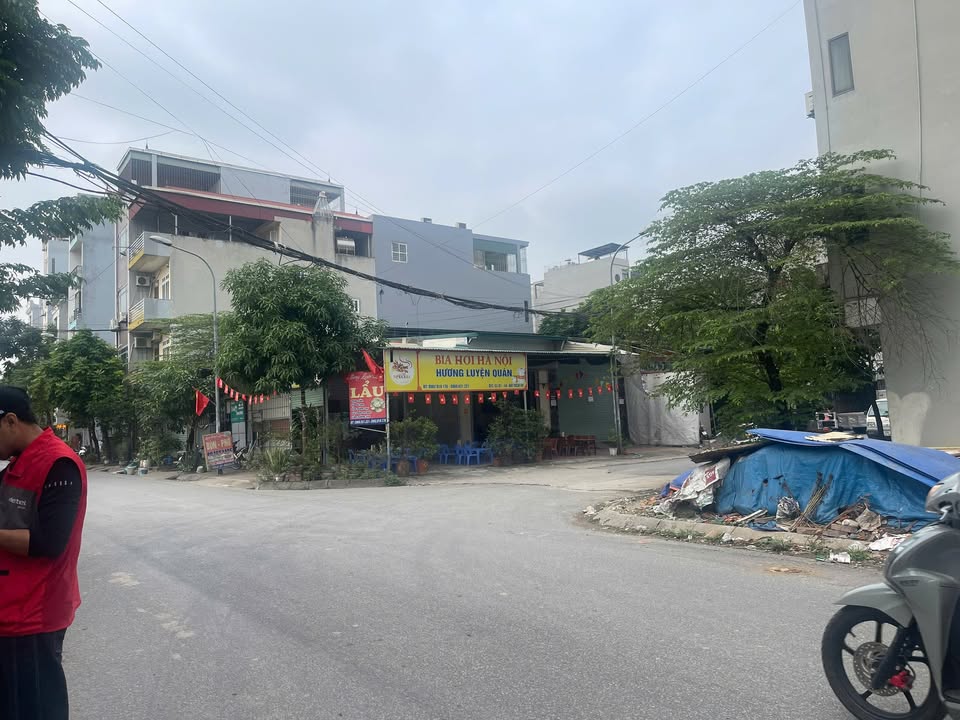 Đất phân lô La Dương 50m² giá 12.8 tỷ - Vị trí đẹp, giao thông thuận tiện!