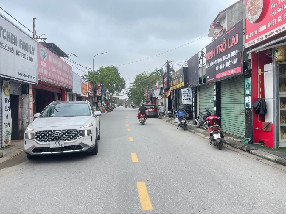 Nhà 3 tầng mặt đường Lý Tự Trọng, Vinh 146m² giá 11 tỷ - Cơ hội đầu tư hiếm có!