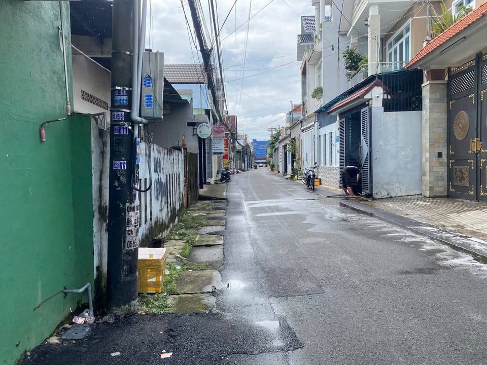 Nhà cho thuê 1 trệt 1 gác tại Đồng Khởi, 98m², giá 5.5 triệu - Kinh doanh nhỏ thoải mái!