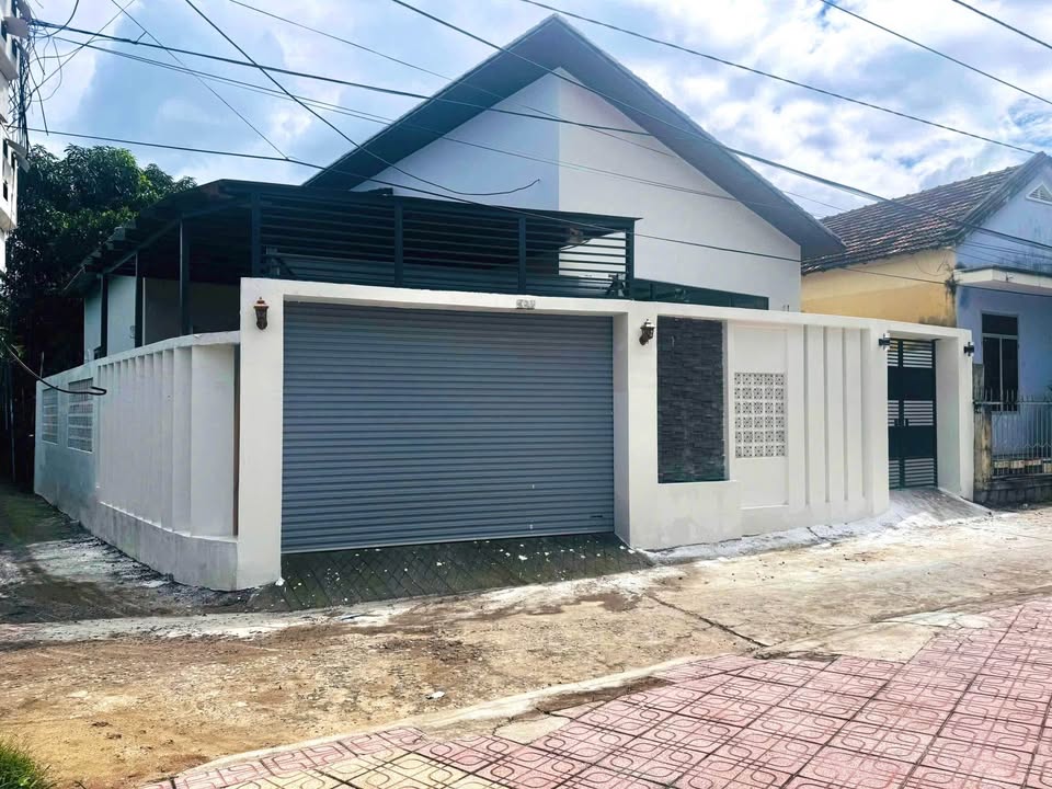 Nhà góc Vĩnh Trung Nha Trang 170m² giá 4.8 tỷ - Đối diện trường mầm non