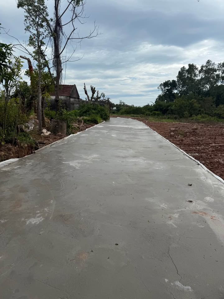 Đất nền Hải Yên Móng Cái 300m² giá chỉ 700 triệu - Cơ hội đầu tư tuyệt vời!