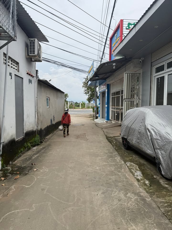 Nhà bán gấp tại Trà Vinh 108m² giá 1.7 tỷ - Vị trí đắc địa bên vòng xoay bệnh viện mới!