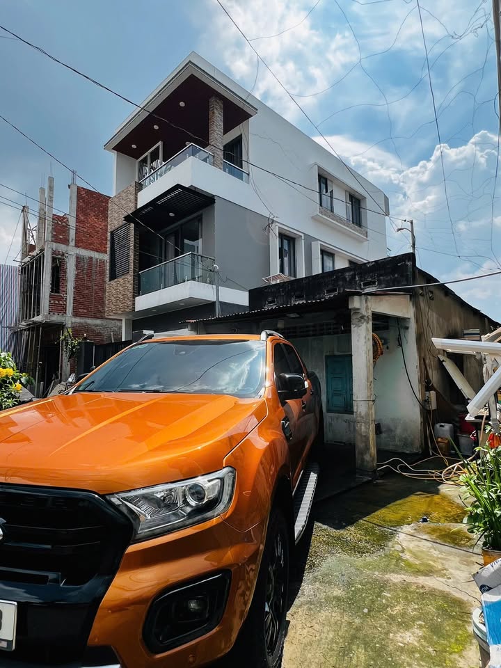 Biệt thự mặt tiền Tô Ngọc Vân, Thủ Đức 126m² giá 8.27 tỷ - Kết nối nhanh chóng đến trung tâm!