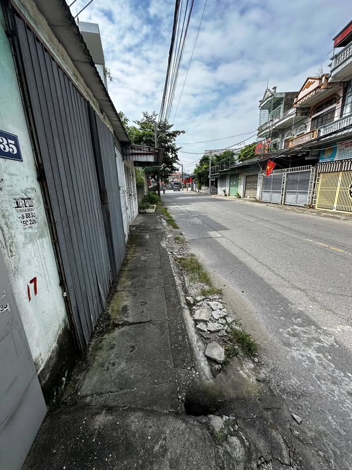 Bán nhà mặt tiền đường Hữu Nghị, Quảng Ninh 126m² giá 2.2 tỷ - Kinh doanh sầm uất!