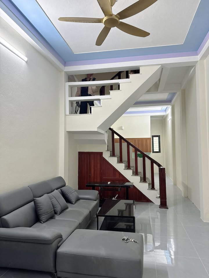 Nhà 2 Tầng + 1 Tum Phường Đông Vệ, TP. Thanh Hóa 56m² giá 2.25 tỷ - Nhà đẹp, vào ở ngay!