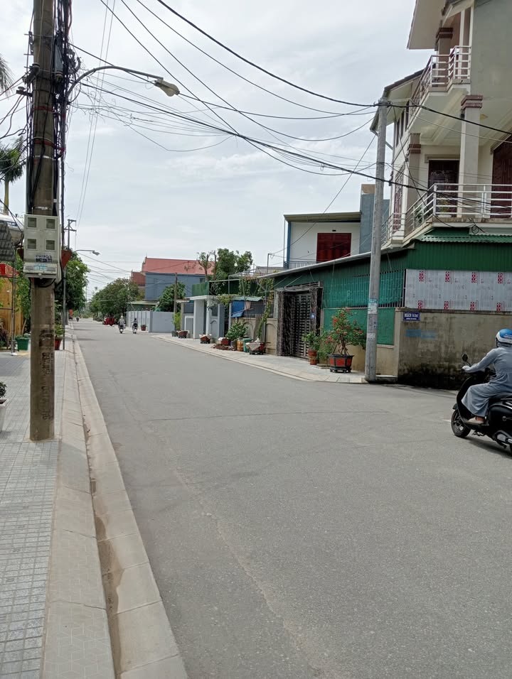 Đất kinh doanh tại ngõ 247 Vũ Quang, phường Thành Sen, 140m² giá 4 tỷ - Đầu tư sinh lời ngay!