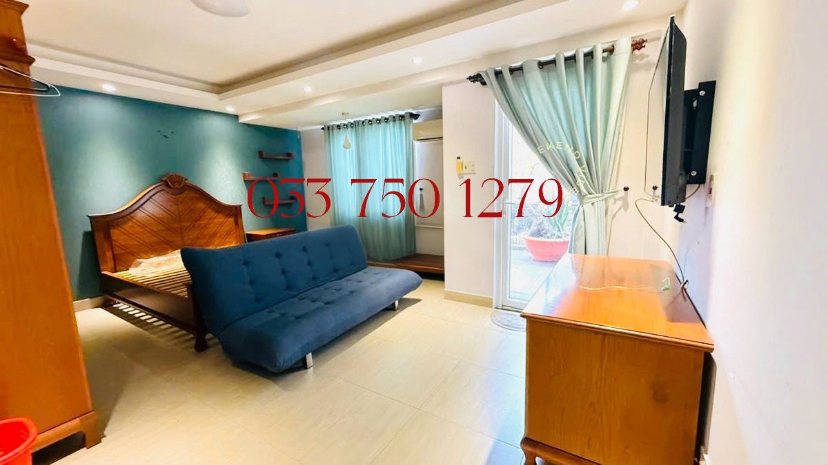 Nhà mặt tiền đường Lam Sơn, Phú Nhuận 168m² giá chỉ 60 triệu - Sân rộng đậu ô tô thoải mái!