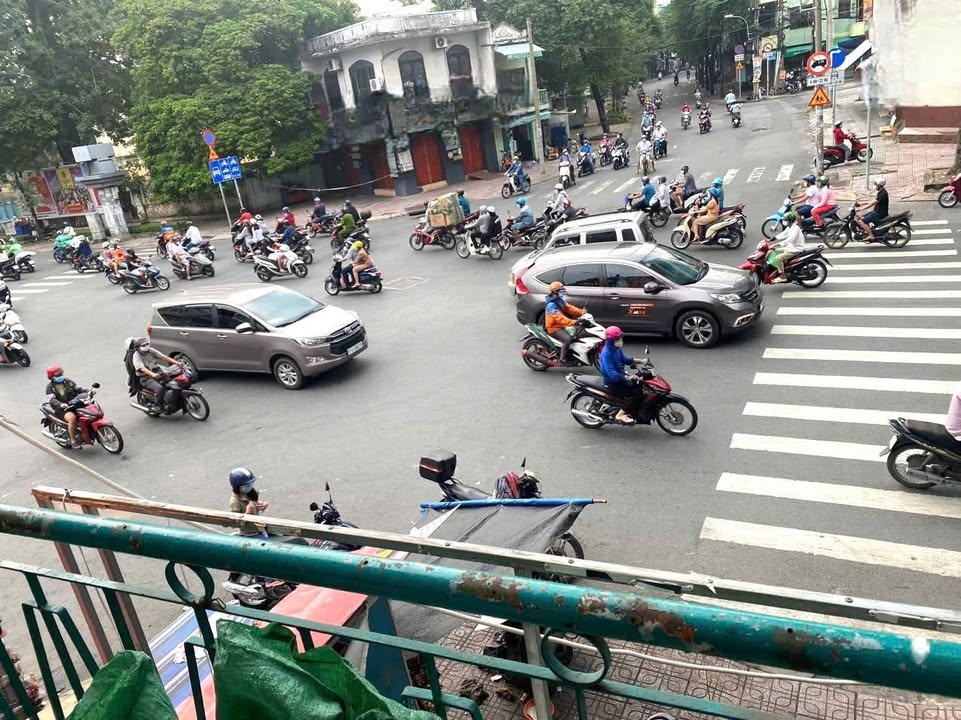 Nhà mặt tiền cho thuê đường 3/2, quận 11, diện tích 30m² - Vị trí kinh doanh đắc địa!