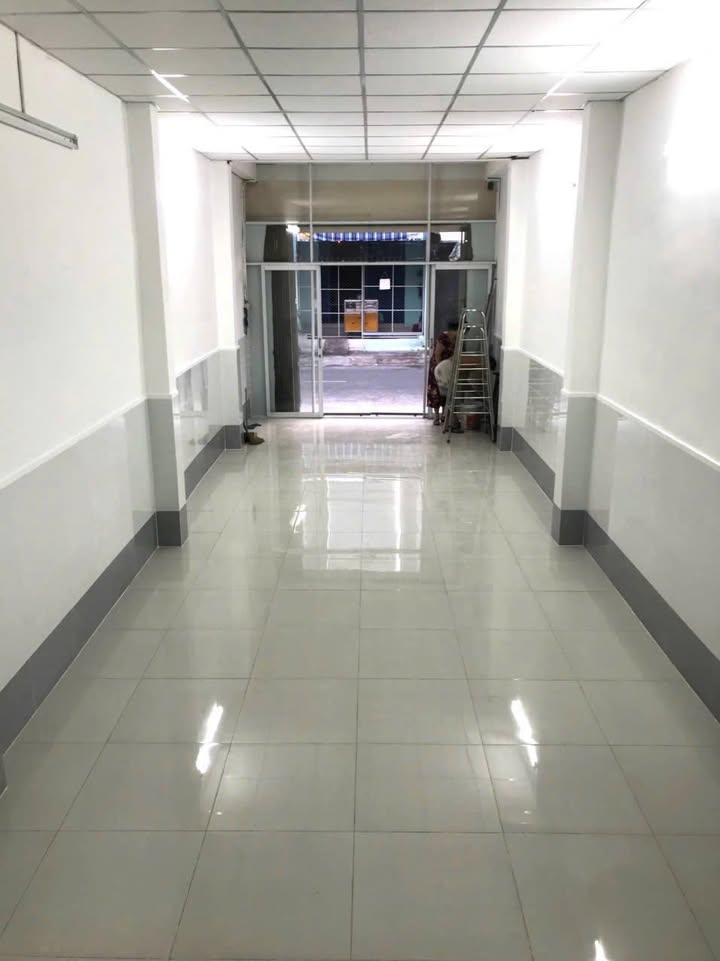 Cho thuê FrontHouse 64m² mặt tiền Lê Thị Bạch Cát, Quận 11 - Giá chỉ 16 triệu/tháng!