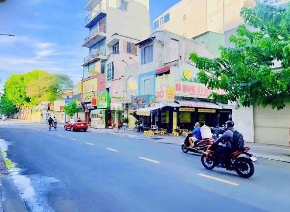 Cho thuê nhà mặt tiền Quận 1, đường Nguyễn Trãi 70m² - Vị trí đắc địa, nhiều tiện ích!