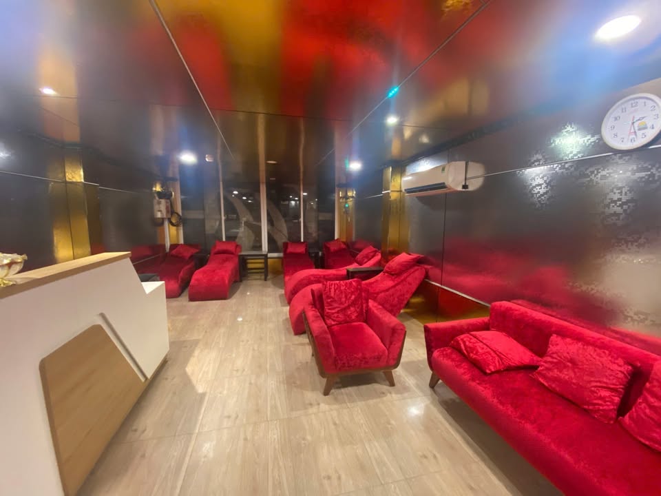 Nhà mặt tiền cho thuê 4 tầng tại Trường Sa, Phú Nhuận - 12 phòng ngủ, giá 70 triệu/tháng