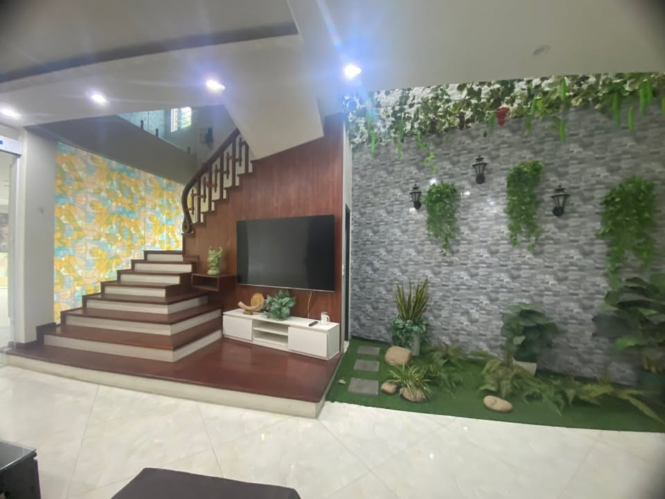 Nhà mặt tiền đường Nguyễn Tất Thành, Vĩnh Yên 128m² - Kinh doanh sầm uất!