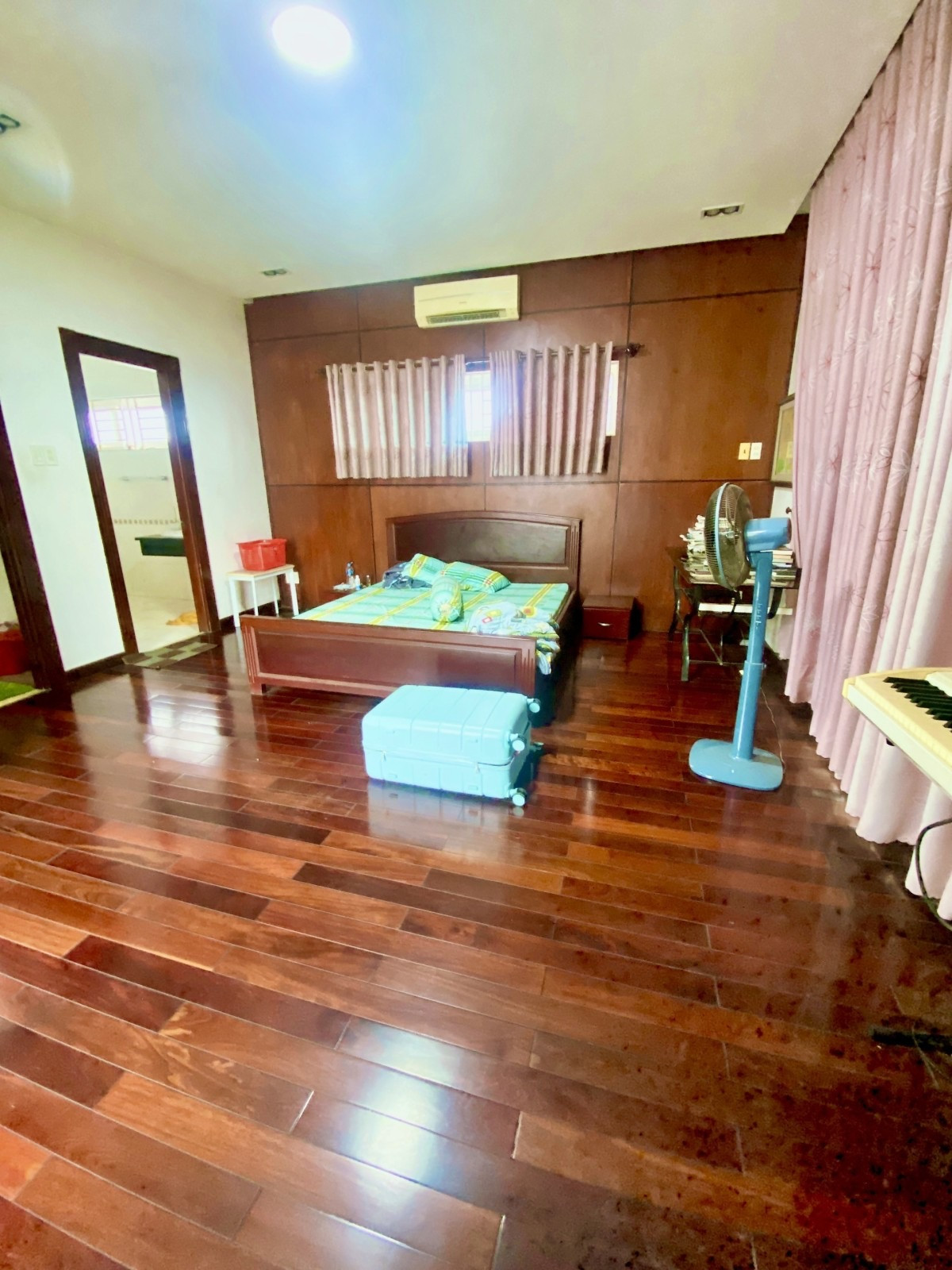 Nhà phố mặt tiền Hiệp Phú 225m² giá chỉ 22.7 tỷ - Đầu tư sinh lời ngay!