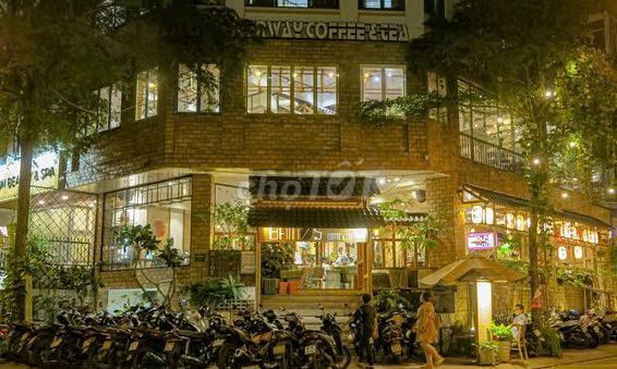 Nhà Mặt tiền Lê Văn Duyệt Quận Bình Thạnh 300m² giá 100 triệu - Kinh doanh ngay!