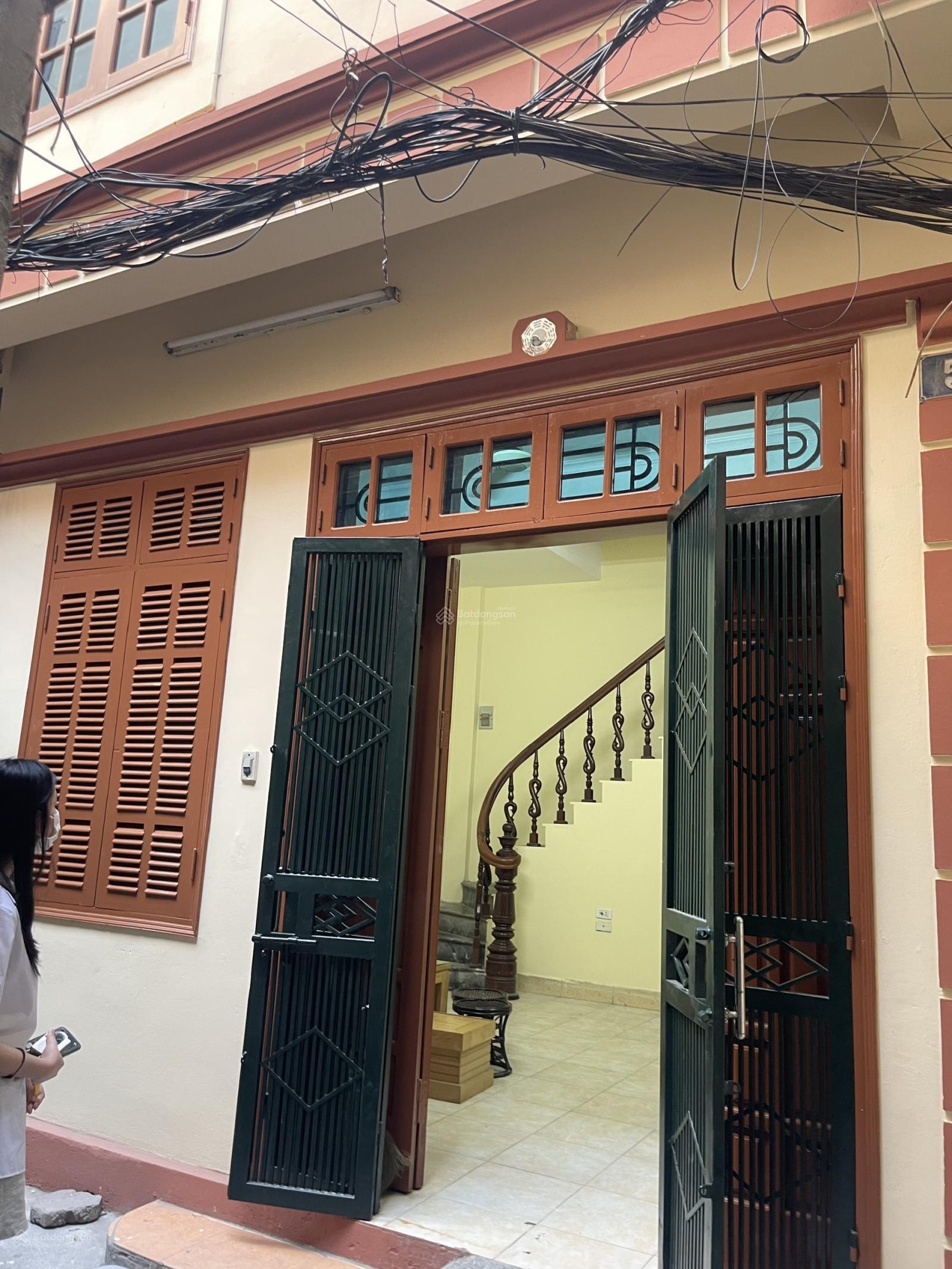 Cho thuê nhà riêng 5 tầng tại Đống Đa, Hà Nội - Khu dân trí cao, giá 12 triệu