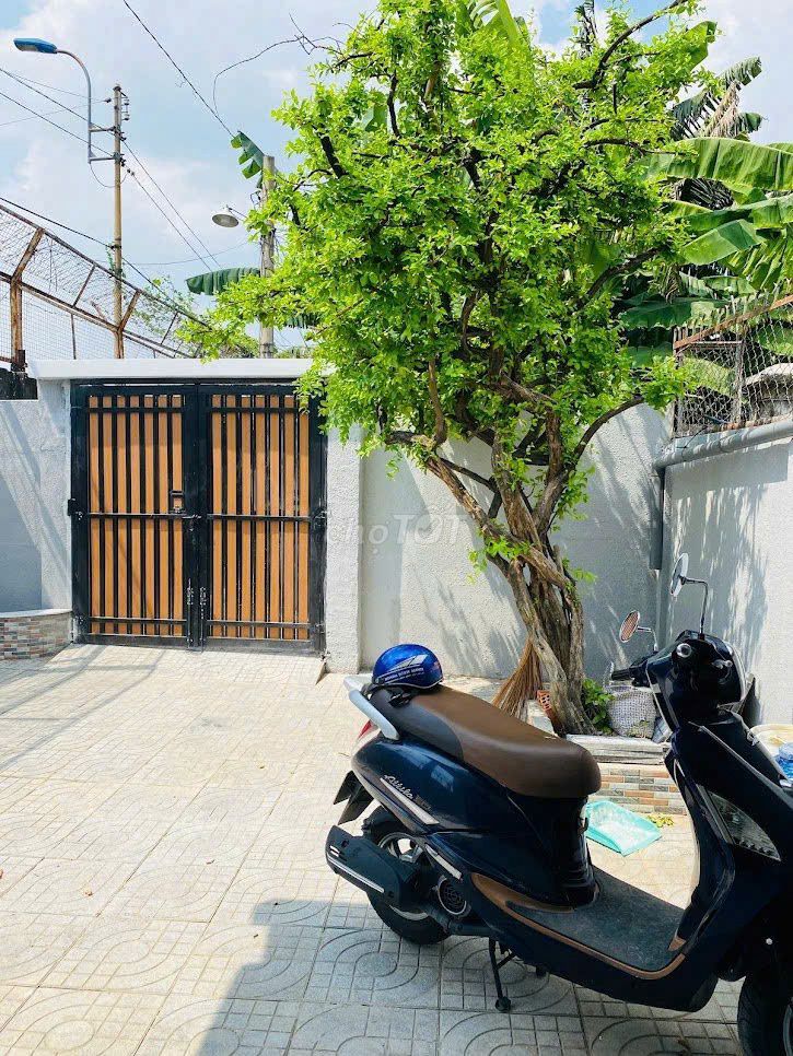 Nhà nguyên căn 126m² có sân vườn tại Khu Cư Xá Điện Lực, Thủ Đức - Giá 12 triệu/tháng!