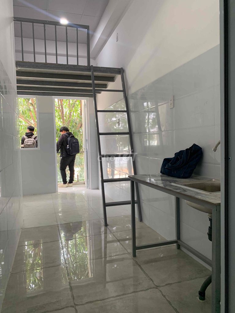 Phòng trọ có gác giá rẻ Thạnh Lộc 16m² chỉ 2 triệu - An ninh tuyệt đối!