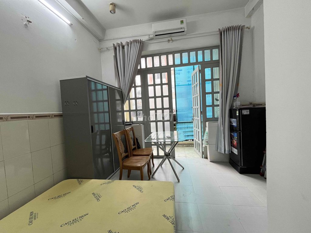 Phòng ban công tách bếp full nội thất - Nguyễn Gia Trí Bình Thạnh giá 4.8 triệu