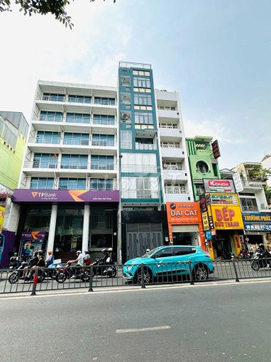Nhà mặt tiền Đông Du Quận 1, 240m² giá 180 triệu - Kinh doanh đa ngành nghề