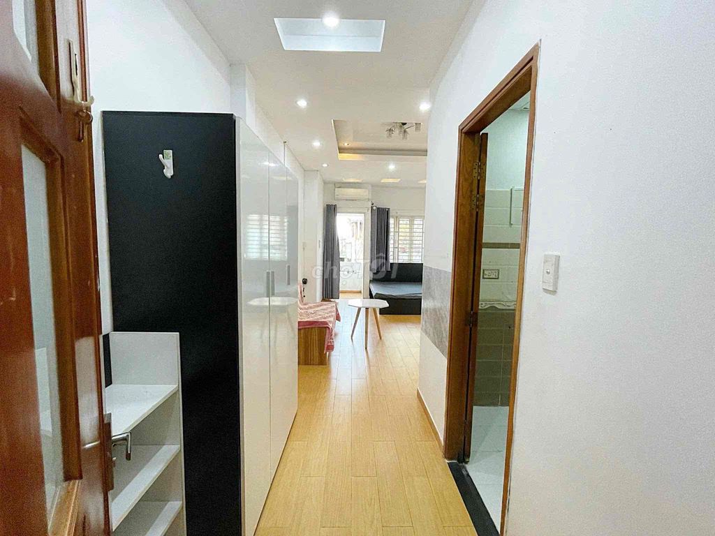 Studio cho thuê Nguyễn Thanh Tuyền 30m² giá 5.7 triệu - Ban công rộng, máy giặt riêng