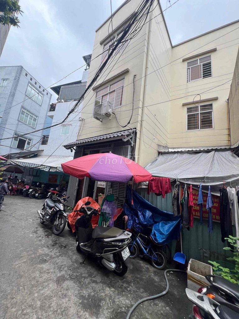 Nhà bán Ba Đình, Quận 8, 70m² giá 3.98 tỷ - Vị trí đẹp, thông thoáng!