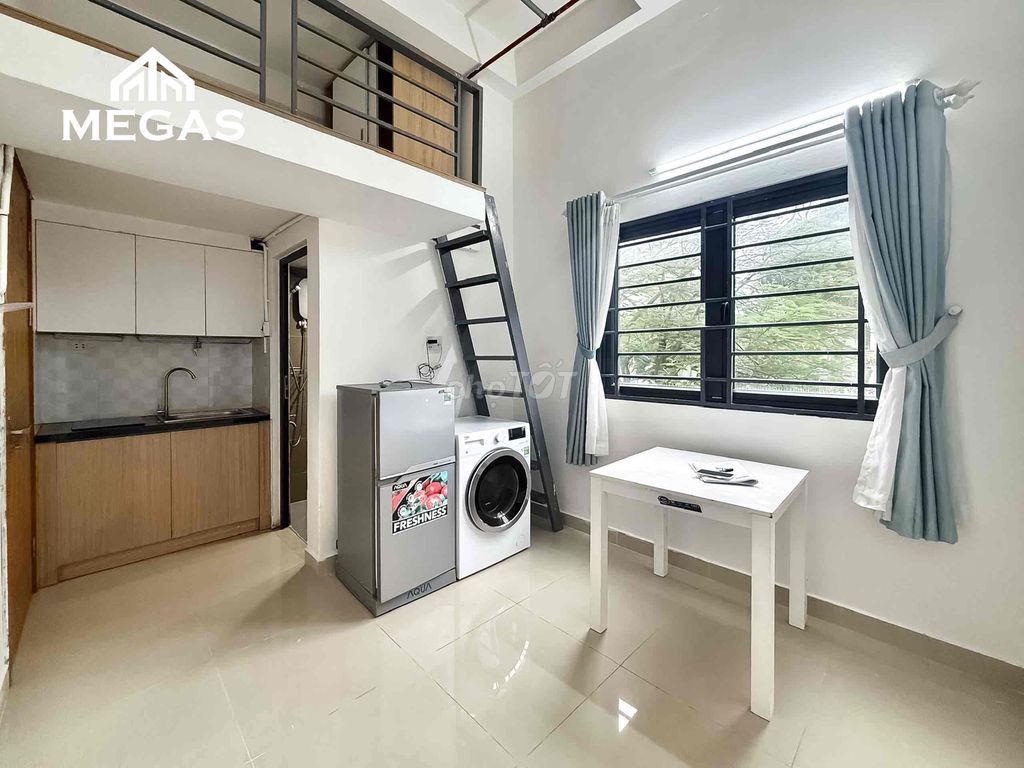 Gác cửa sổ máy giặt riêng 28m² giá 4.8 triệu - Tiện nghi đầy đủ, thoáng mát!