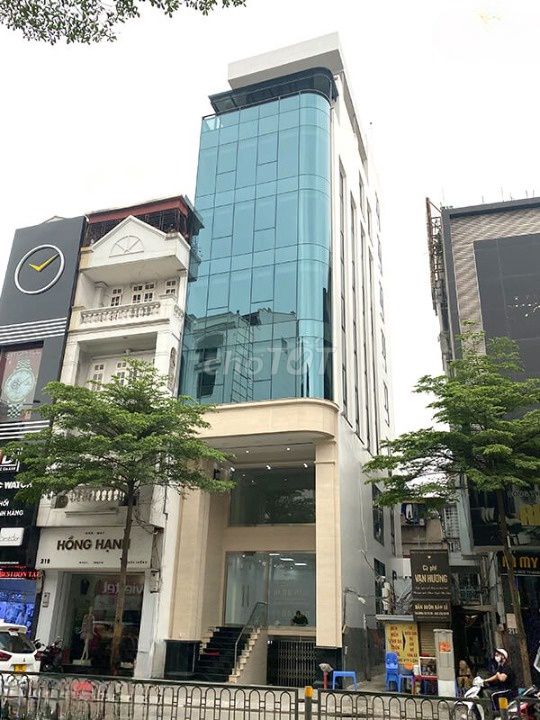 Cho thuê tòa nhà văn phòng Tôn Đức Thắng, Bến Nghé, Quận 1 - Diện tích 375m², giá chỉ 180 triệu/tháng!