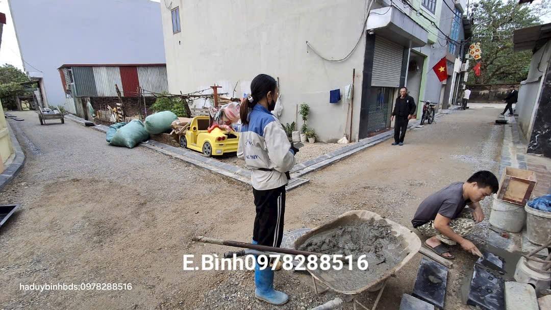 Đất nền xóm Bãi, Uy Nỗ, Đông Anh 64m² - Sổ đỏ chính chủ, vị trí thuận lợi!