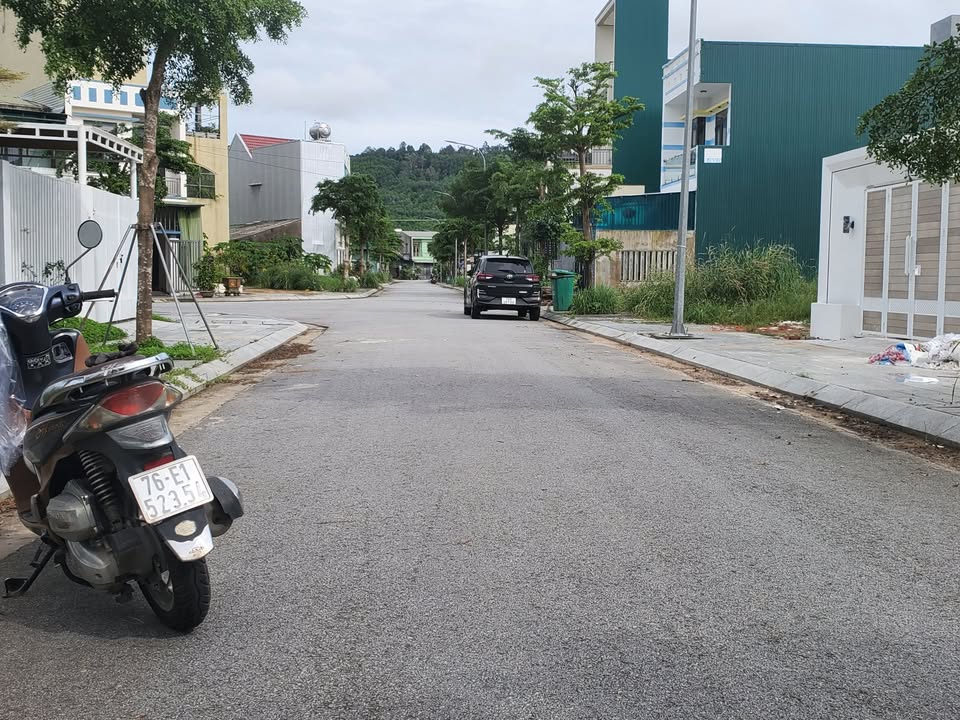 Đất nền Khu Dân Cư Sơn Tịnh 577 - 100m² giá 1.3 tỷ - Sổ hồng trao tay!