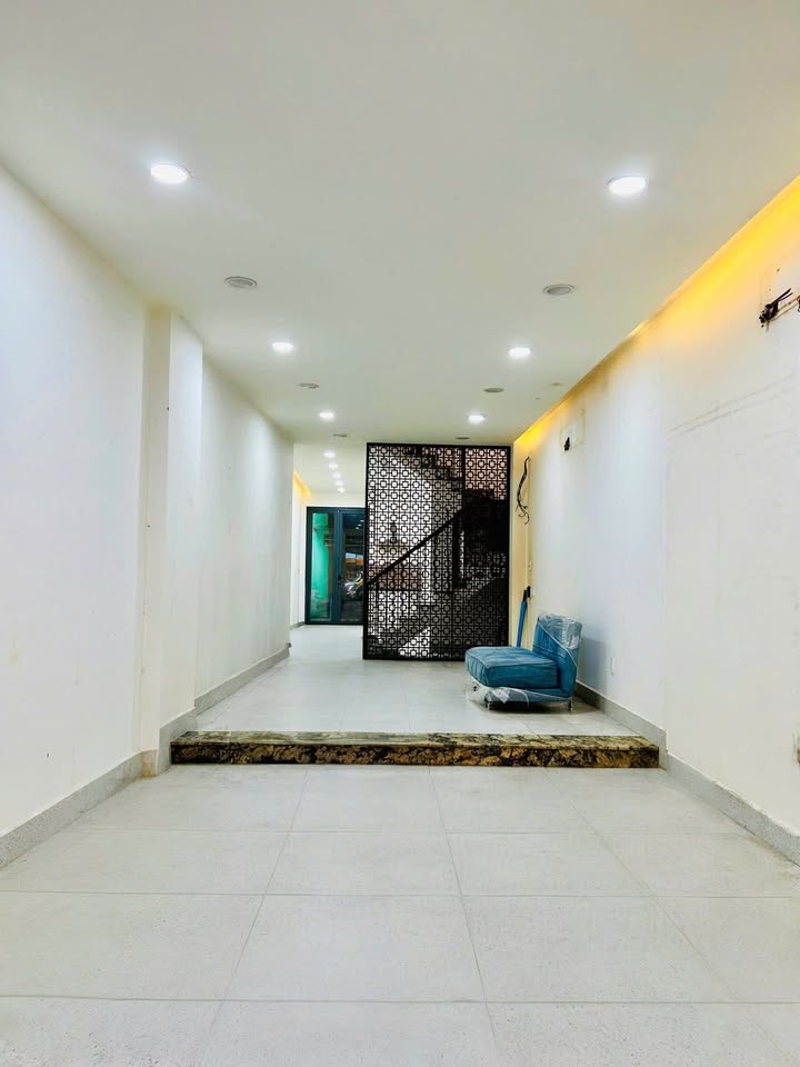 Bán gấp FrontHouse mặt tiền đẹp tại Lăng Cha Cả, Quận Tân Bình - 84m² giá thỏa thuận!