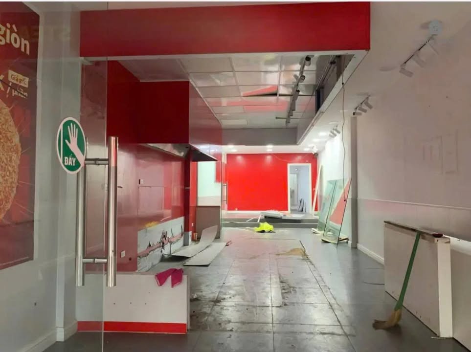 Mặt bằng kinh doanh cho thuê tại 145 Tạ Quang Bửu - 81m² giá 35 triệu - Khu vực sầm uất!