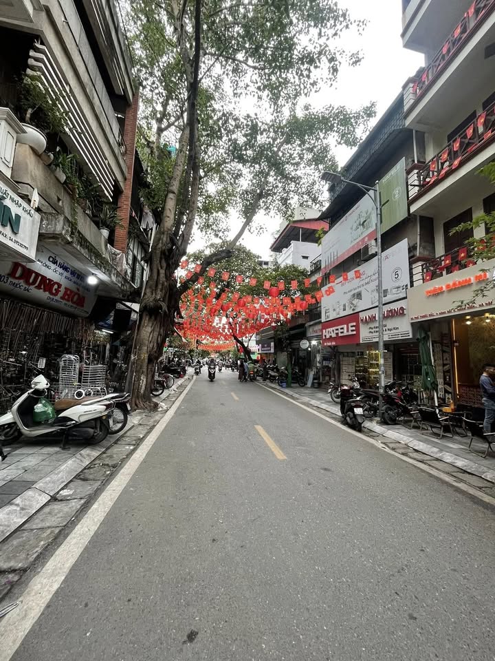 Nhà mặt phố Thuốc Bắc, quận Hoàn Kiếm 53m² giá 43 tỷ - Kinh doanh sầm uất!