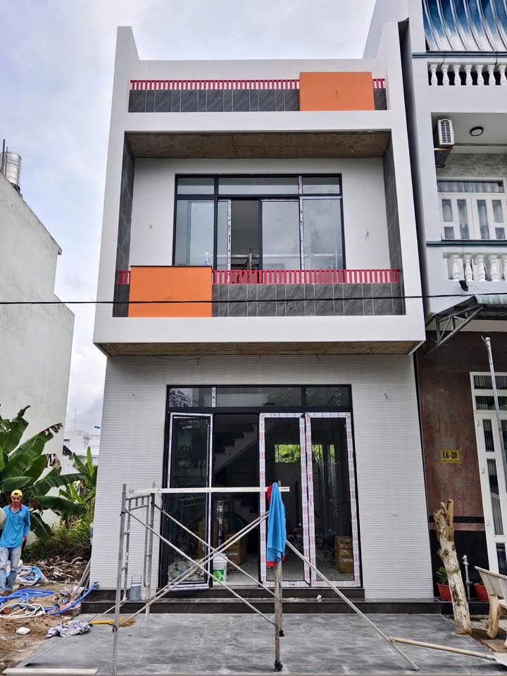 Nhà 1 Trệt 2 Lầu KDC Văn Hóa Tây Đô 195m² giá 4.12 tỷ - Full nội thất sang trọng!