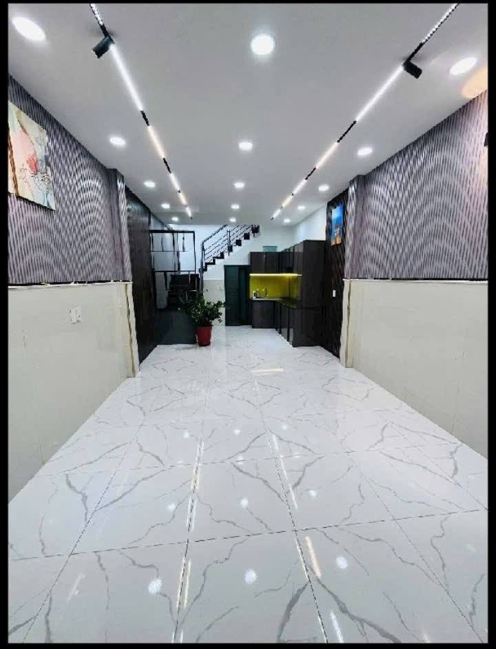 Nhà bán đường Dương Bá Trạc, Quận 8, 38.7m² - Hẻm xe hơi, vị trí đắc địa!