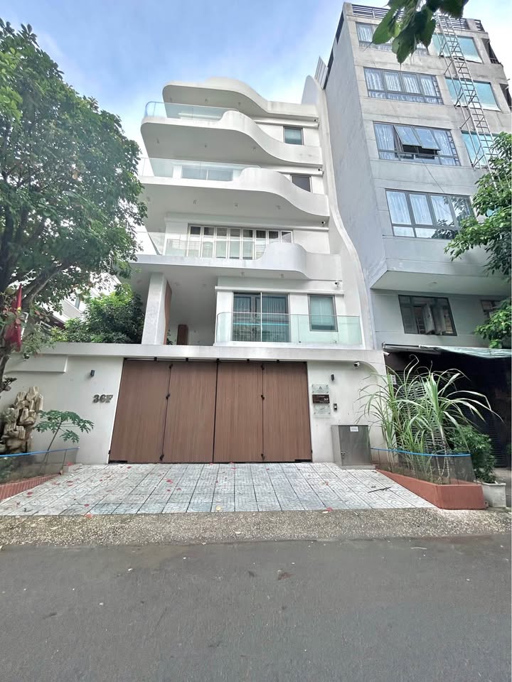 Nhà bán Khu Cư Xá Ngân Hàng, Quận 7, 150m² giá 27 tỷ - Vị trí đắc địa, thiết kế hiện đại!