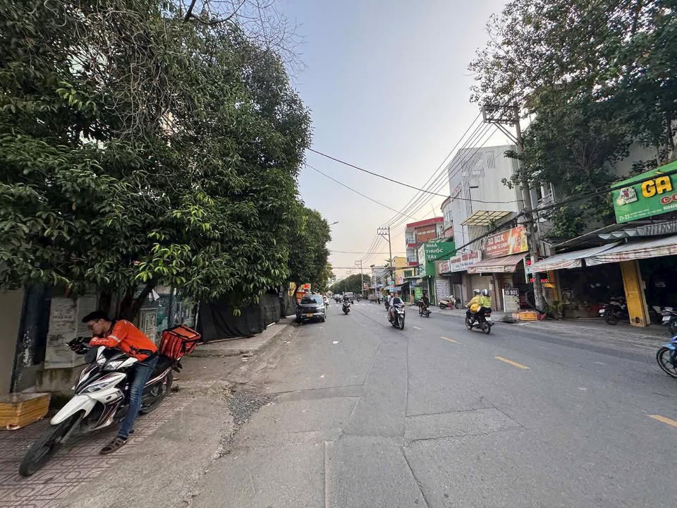 Bán nhà Dương Đức Hiền, Tân Phú 303m² giá 50 tỷ - Cơ hội đầu tư sinh lời cao!